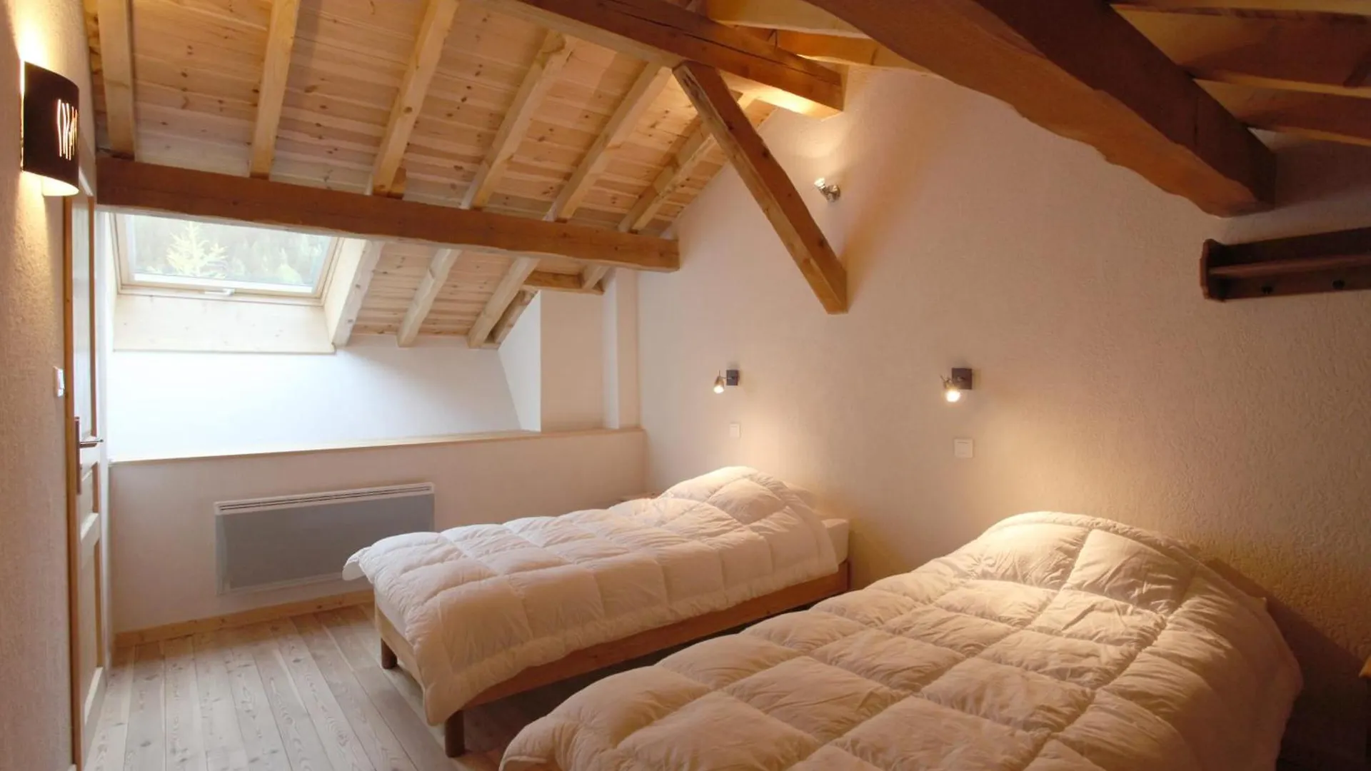 Les Cabasses 6 - Accommodation In A Village House Villar-dʼArène 0*,  França